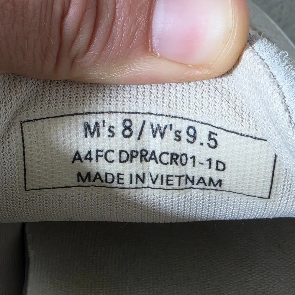Kizik Prague Sneakers Mens 8 Womens 9.5 Cream‎ Gray Burgundy Hands-Free Slip On